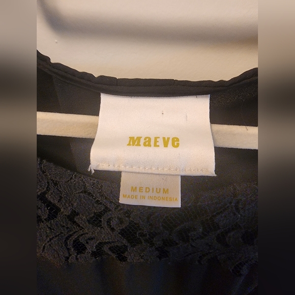 Maeve Black Lace Shoulder Blouse - Picture 4 of 9